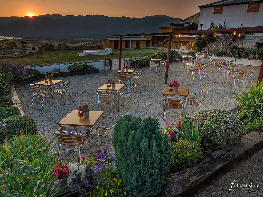 restaurante con vistas al atardecer